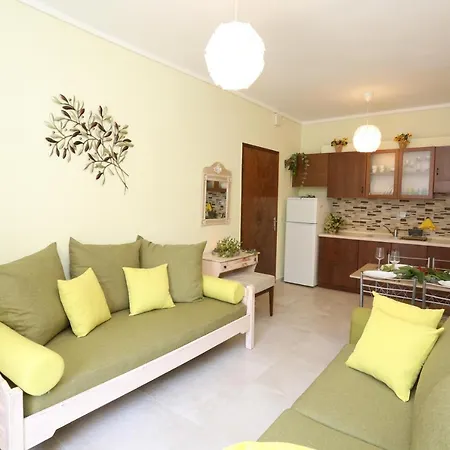 Elia Apartment *