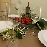 Elia Apartment *
